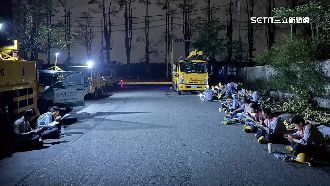 全力拚復電！台電人員搶時間秒吞便當辛酸