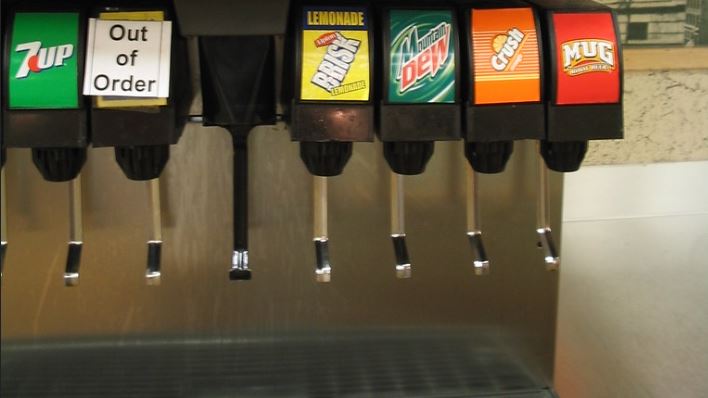 色翁襲胸還邪笑！受害女無助：好噁心