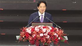 國慶晚會在台北　賴總統出席致詞113年國慶晚會在台北，5日晚間正式在台北大巨蛋舉行，總統賴清德（圖）出席致詞，開場率先祝福中華民國113歲生日快樂，並期許國運昌隆、台灣四季平安。中央社記者張新偉攝  113年10月5日