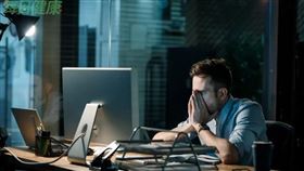 10點後睡覺就算熬夜！醫曝「這時間」睡覺肥胖風險暴增35%（圖／每日健康）