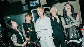 coldrain演出期間台下發生意外，驚險一瞬間全被觀眾錄下。（圖／翻攝自IG）