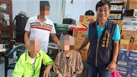 姊弟40年未見， 警靠「20年前通訊錄」助9旬嬤，尋親，與弟重逢(圖／翻攝畫面)