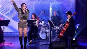 艾薇、柏霖（圖／台灣大哥大提供）