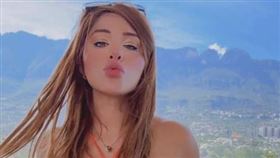 墨西哥，AV女優，全裸陳屍床，遭砍殺多刀斃命(圖／翻攝自anafabymty　IG)