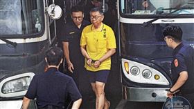 民眾黨主席柯文哲涉嫌在京華城容積率案，分2階段收賄。