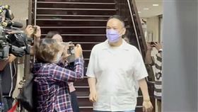 ▲陳重文離開北院時，僅低調表示相信司法還他清白。（圖／翻攝畫面）
