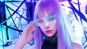 Lily風格爆改。（圖／翻攝自Lily IG）