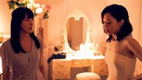 謝盈萱、楊謹華雙后殘酷競爭成昔日閨蜜。（圖／Netflix提供）