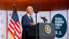 美國總統拜登臨時決定推遲赴德行程，也為烏克蘭峰會增添不確定性。（圖／翻攝自拜登臉書）