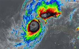 「台灣颱風論壇｜天氣特急」貼圖表示，密爾頓威力相當於強烈颱風前段班，颱風眼相當清晰、核心紮實，暫居2024全球風王！。（圖／翻攝自台灣颱風論壇）