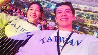 國慶文台藝人首發文是他　曾智希晃國旗