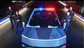 爾灣市警察局（Irvine Police Department），宣布該警局啟用特斯拉（Tesla）電動皮卡Cybertruck做為警車。（圖／翻攝自Irvine Police Department）

