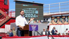 川普副手搭檔范斯到加州矽谷募款。（圖／翻攝自JD Vance X）