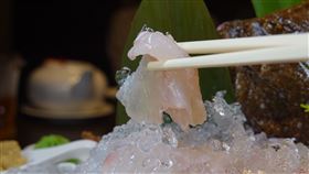 韓國比目魚適合做生魚片，不沾醬才是頂級美味。（圖／品牌業者提供）