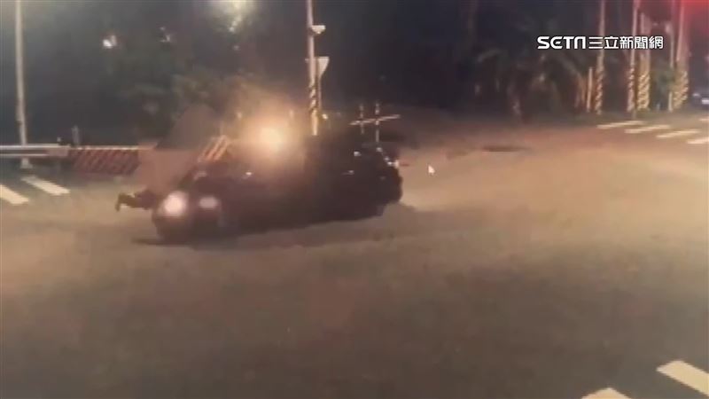趴引擎蓋阻女友酒駕　女房仲遭甩飛不治