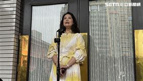 吳思瑤立院議場門口受訪。（圖／記者詹宜庭攝影）