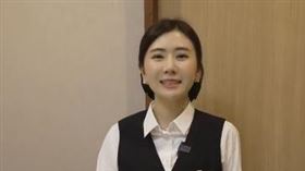 福原愛換上餐廳制服有模有樣。（圖／翻攝自小紅書）