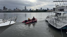 新北,中興橋,計程車,墜河