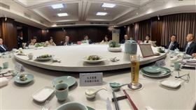▲朝野和解飯場景曝光（圖／吳春城辦公室提供）