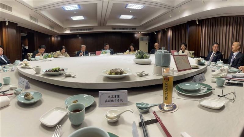 朝野和解飯登場！私房菜色、餐敘現場曝光