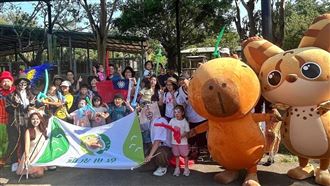 頑皮世界慶雙十　精彩遊行超萌出籠