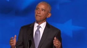 歐巴馬今天在民主黨全國代表大會發表演說。（圖／翻攝自賀錦麗臉書影片）