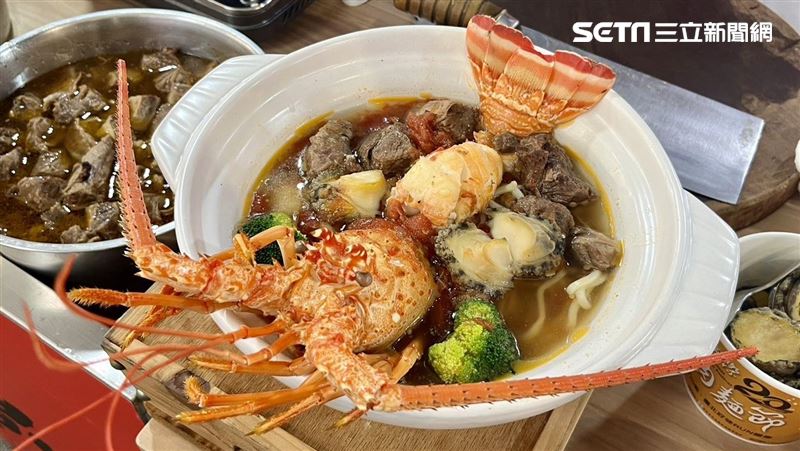 每日限量10碗！「龍蝦鮑魚牛肉麵」超吸睛