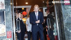 ▲朝野和解飯結束,立法院長韓國瑜步出餐廳（圖／記者趙于瑩攝影）