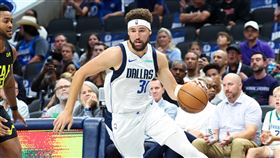 ▲「K湯」湯普森（Klay Thompson）轉戰獨行俠首度在熱身賽上場。（圖／路透社／達志影像）