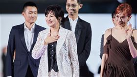 《小雁與吳愛麗》夏于喬、楊貴媚。（圖／牽猴子股份有限公司提供）