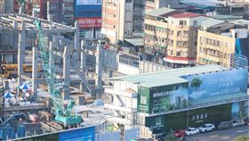 京華城工地現況（2）檢廉偵辦京華城案，30日兵分7路搜索，以圖利罪約談前台北市長柯文哲等2名被告及陳佩琪等2名證人。圖為京華城工地施工現況。中央社　113年8月30日