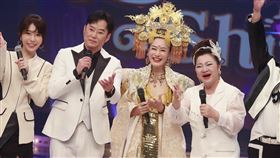 金佩珊（中）接受白冰冰跟陽帆訪問。（圖／民視提供）