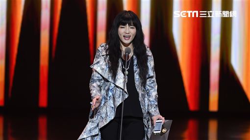 唐綺陽現身廣播金鐘獎！笑喊：土星回歸