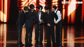 廣播金鐘獎表演頒獎嘉賓五堅情。（圖／三立電視）