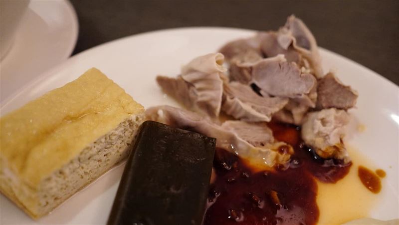 麵攤點1小菜被發現是台中人！見真相崩潰