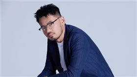 金曲獎最佳作詞人葛大為主持的同行相記2獲得廣播金鐘流行音樂節目獎。（圖／Hit Fm聯播網提供）