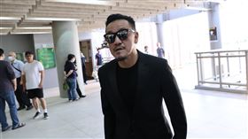 陳為民到汪建民告別式上幫忙。（圖／記者鄭孟晃攝影）