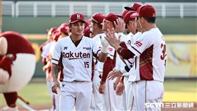 ▲中職35年季後挑戰賽G2，林子偉擔任樂天桃猿先發二壘手。（圖／記者劉彥池攝影）