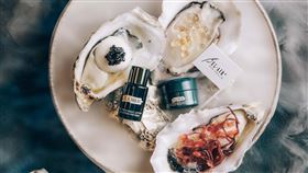 【寶艾西餐廳 X 海洋拉娜】珍珠生蠔盤囊括海洋海藻、淬鍊檸檬康普茶、珍珠酸奶三重風味。（圖／飯店旅宿業者提供）