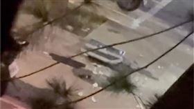 台中獨居男「樓上丟下電視」人行道全殘骸