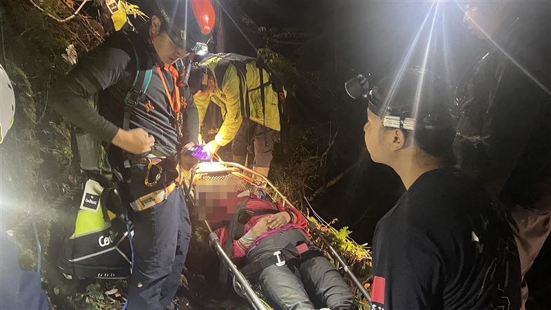 女登山客跌落神阿古道10公尺邊坡獲救
