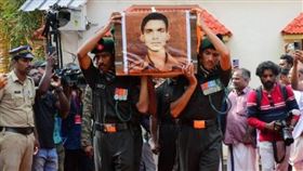 死者湯瑪斯相隔56年後被尋獲，當年他才22歲。（圖／翻攝X）