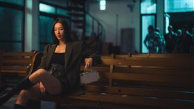 隋棠在影集《太太太厲害》裡演出超殺女特務。（圖／鹿路電影）