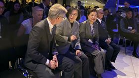 捷克參議院議長韋德齊發出與蔡英文互動照片（圖／翻攝自X @Vystrcil_Milos）