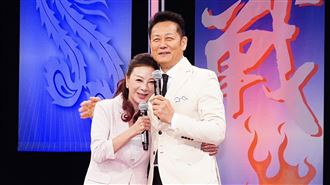 徐乃麟破冰握手　楊繡惠首同台當面道歉了