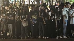 科學麵熱潮！大雨無阻(G)I-DLE演唱會粉絲熱情不減（業配勿用）