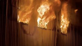 台中、南屯夜大火！成衣、工廠、火海、