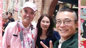 胡鴻達（左上）參加黑支（左下）婚宴（圖／翻攝自臉書）