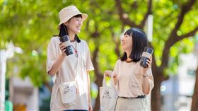 CITY CAFE「咖啡渣循環再生經濟」計畫，以「潮玩城市」為設計理念推出多項穿搭實用商品。（圖／超商業者提供）