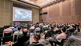 變性網紅揪赴泰手術惹議　嘉仕美回應了